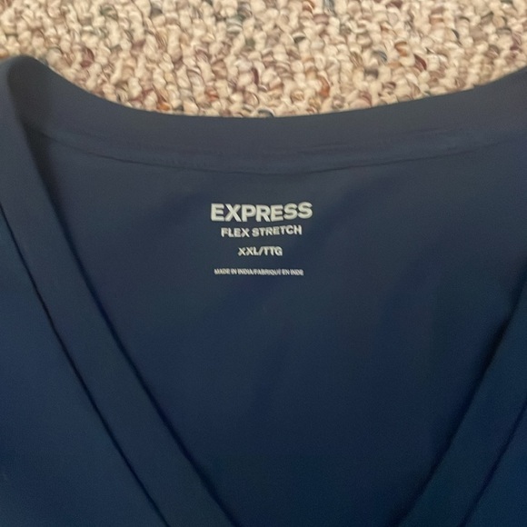 Express Men’s Navy V Neck Tee. Never worn. NWOT - Picture 2 of 4
